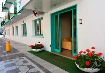 Szálloda Serena 3*