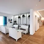 Serena Hotel
