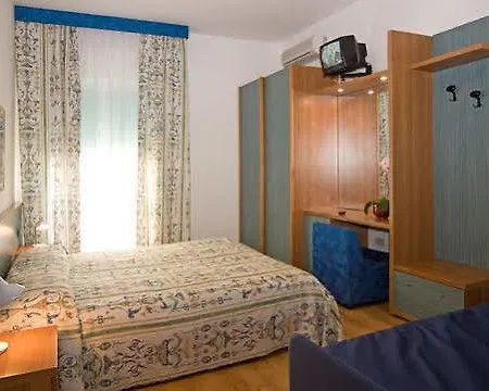 Serena Hotel 3*